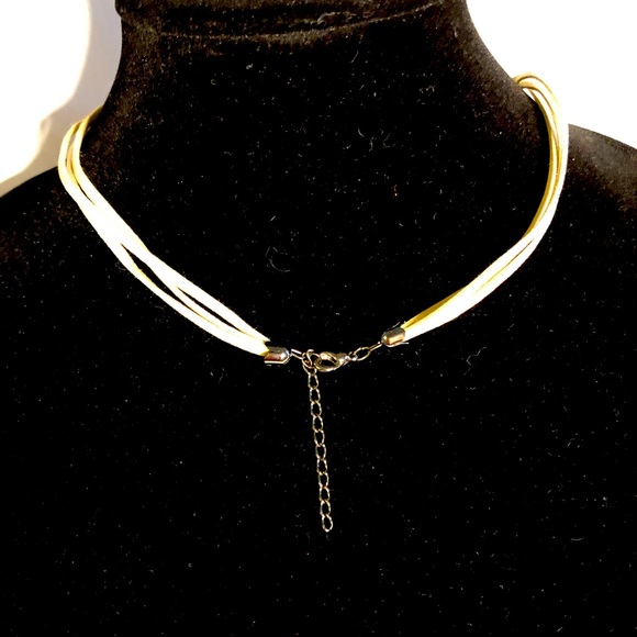 Elegant Gold and White Necklace - Picture 4 of 5